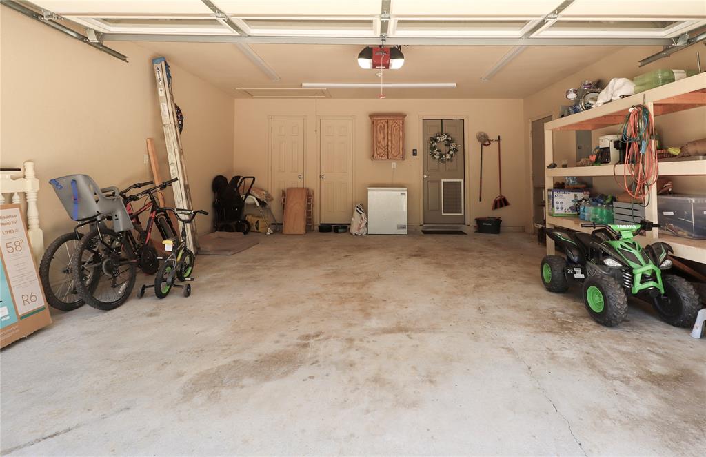 202 W 1st Street Property Photo 7