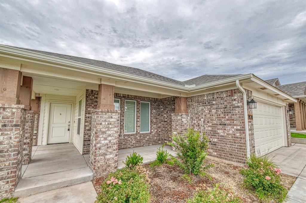 2820 S Bowling Drive Property Photo 3