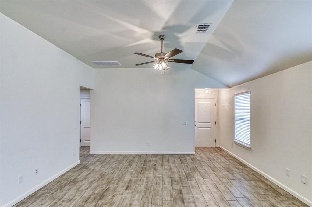 2820 S Bowling Drive Property Photo 6