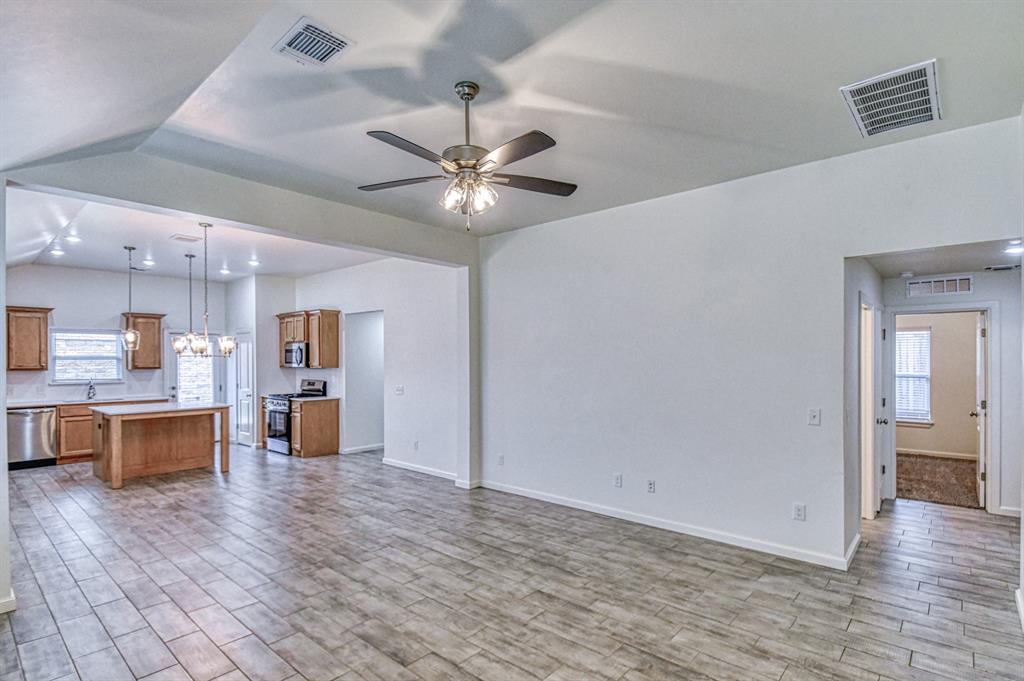 2820 S Bowling Drive Property Photo 7