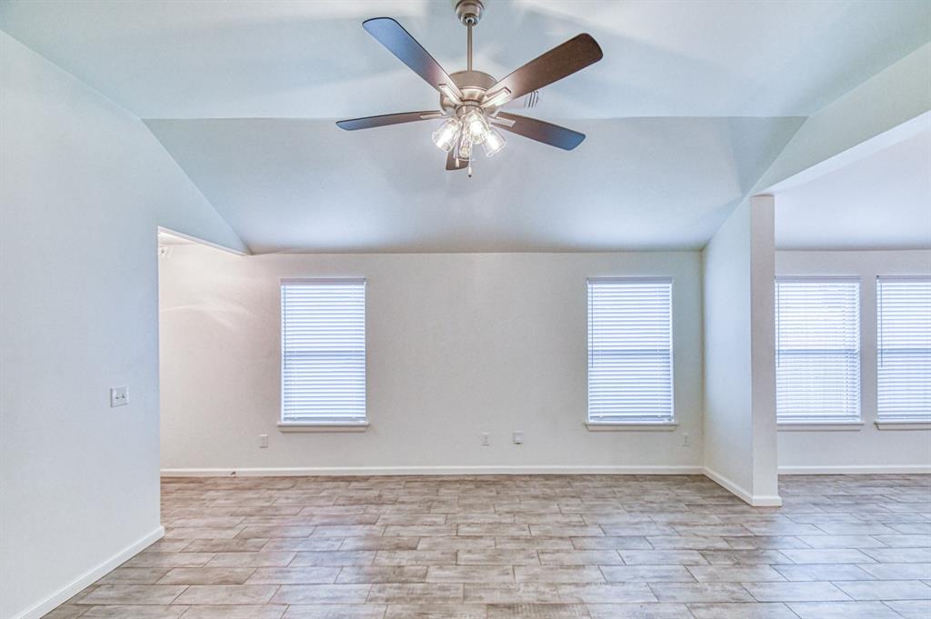 2820 S Bowling Drive Property Photo 8
