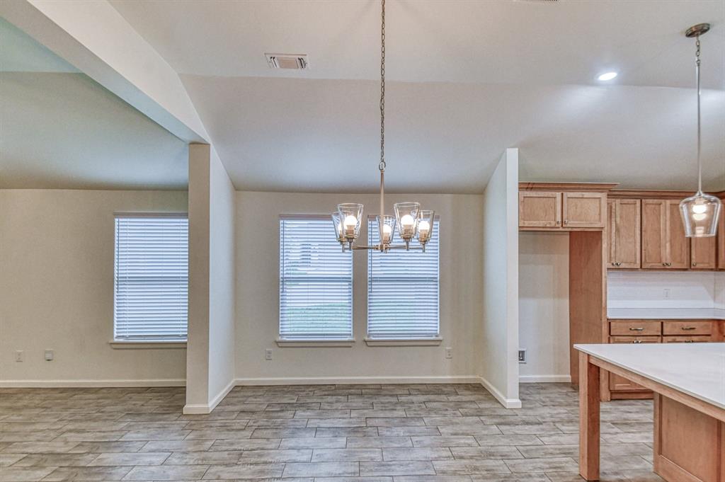 2820 S Bowling Drive Property Photo 12