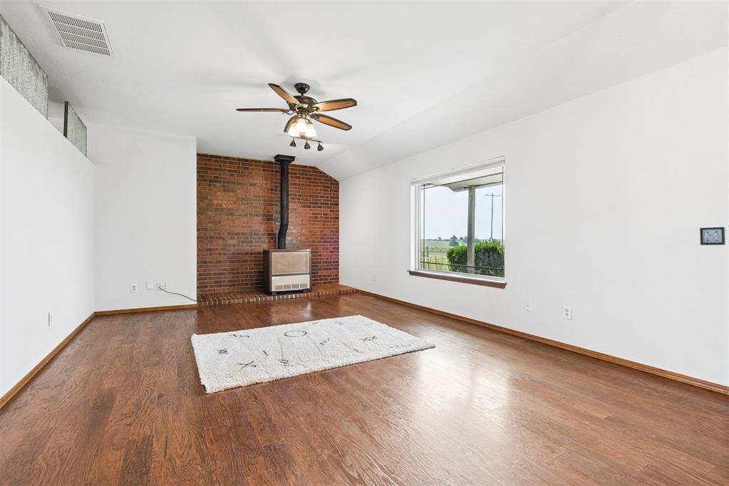503 Moffat Road Ne Property Photo 6