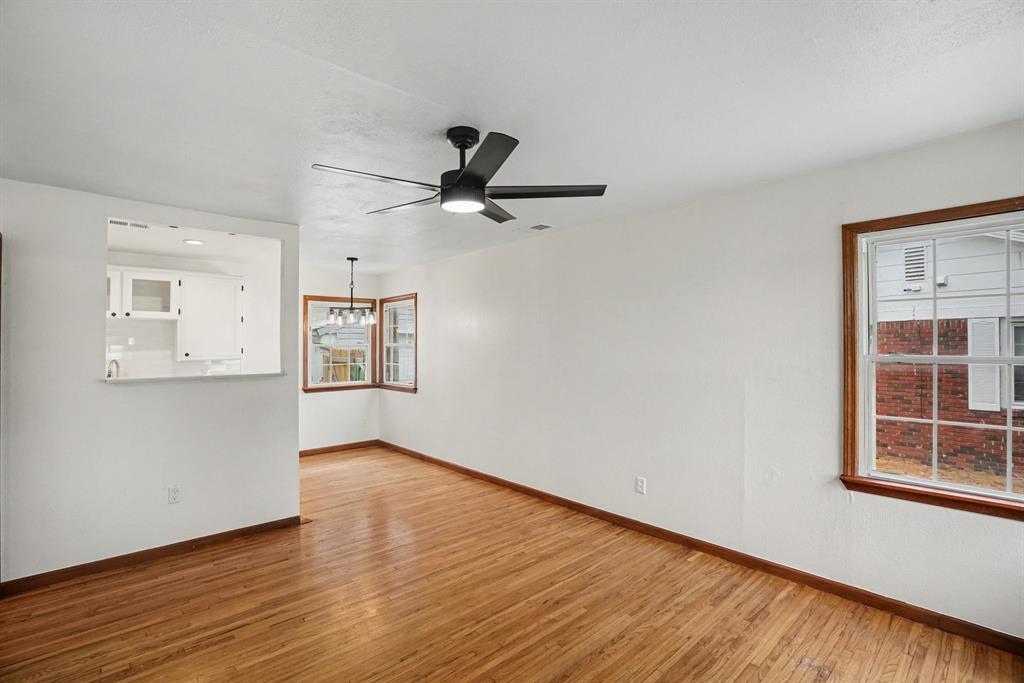 522 E Steed Drive Property Photo 6