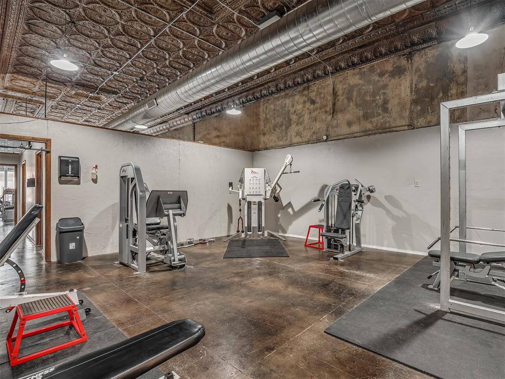 104 N Grand Street Property Photo 11