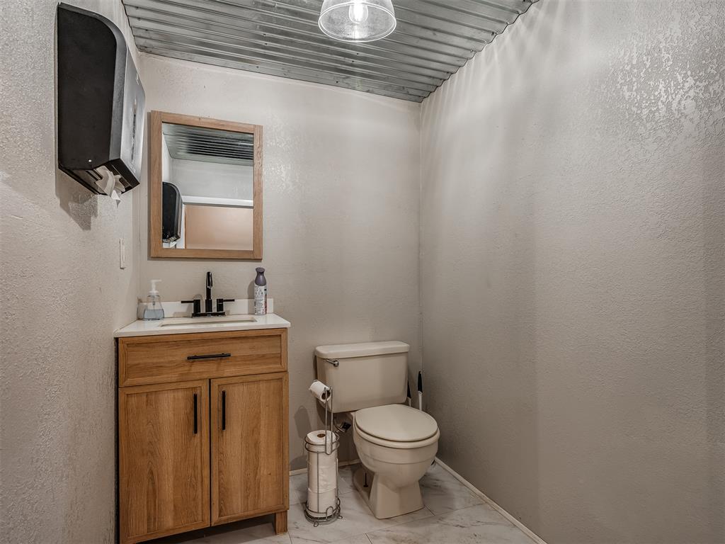 104 N Grand Street Property Photo 12