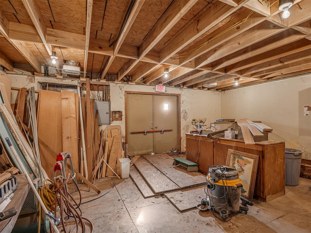 104 N Grand Street Property Photo 13