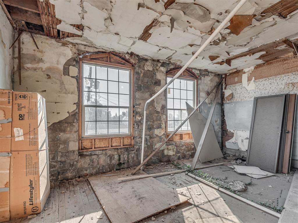 104 N Grand Street Property Photo 20