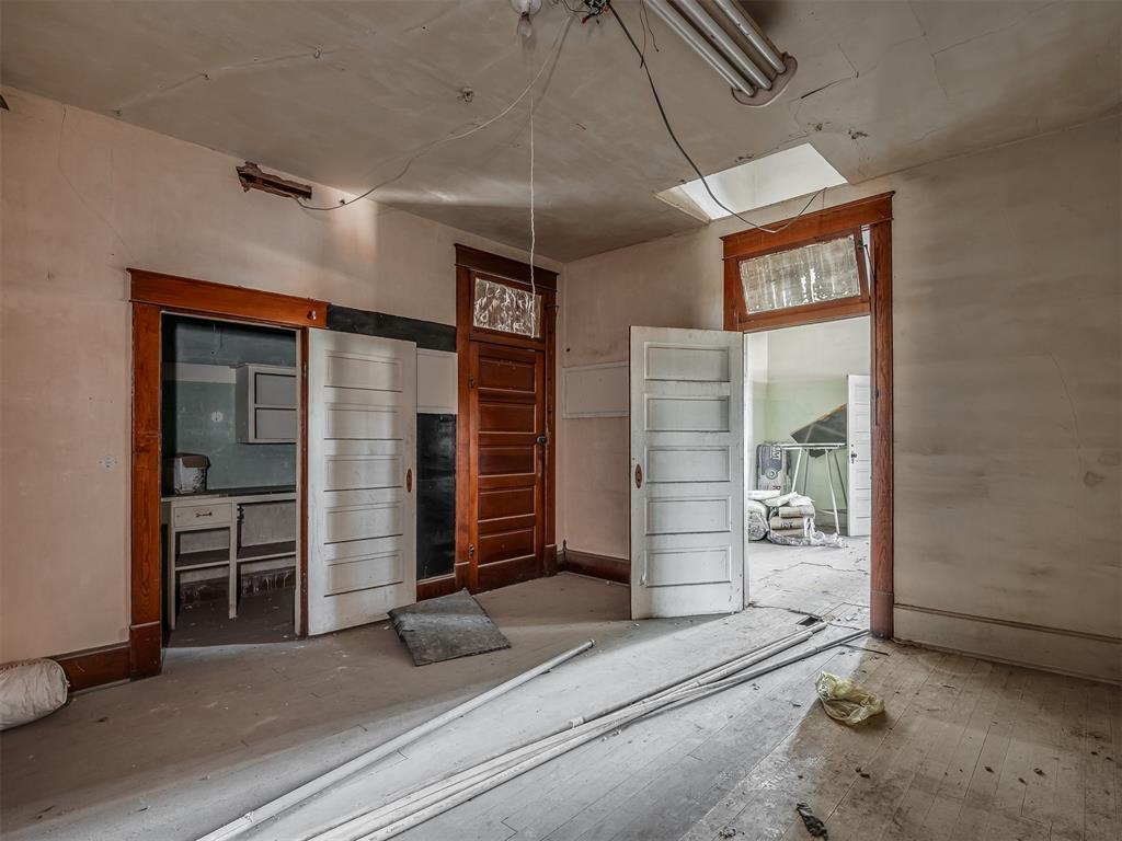 104 N Grand Street Property Photo 23