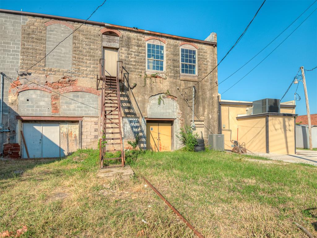 104 N Grand Street Property Photo 27