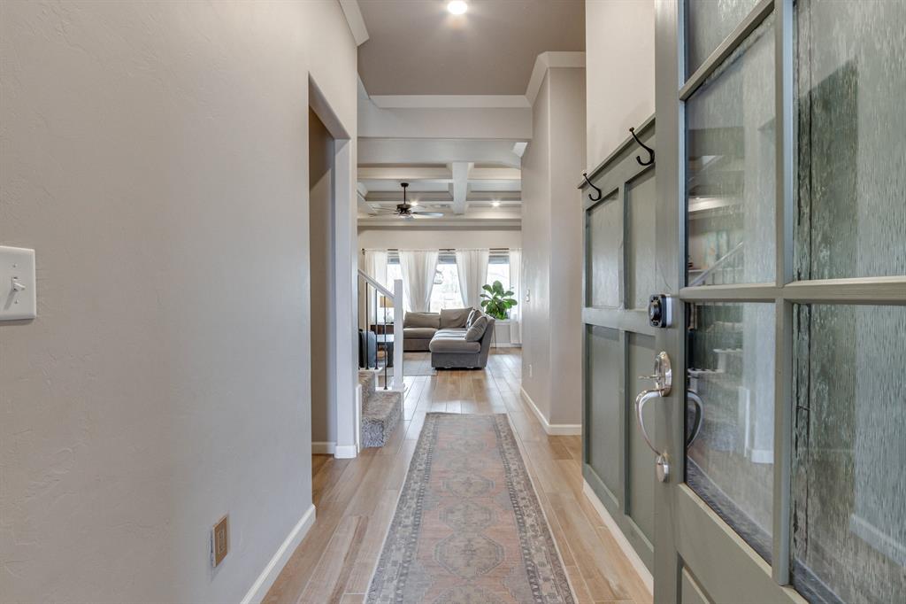 512 E Barajas Terrace Property Photo 4
