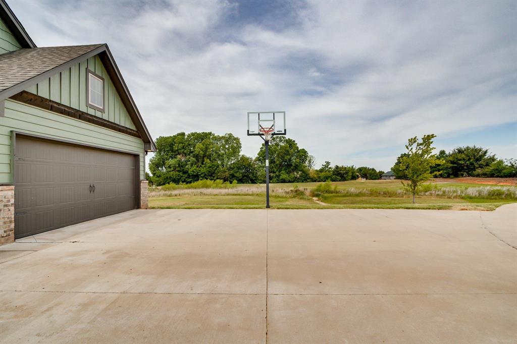 512 E Barajas Terrace Property Photo 41