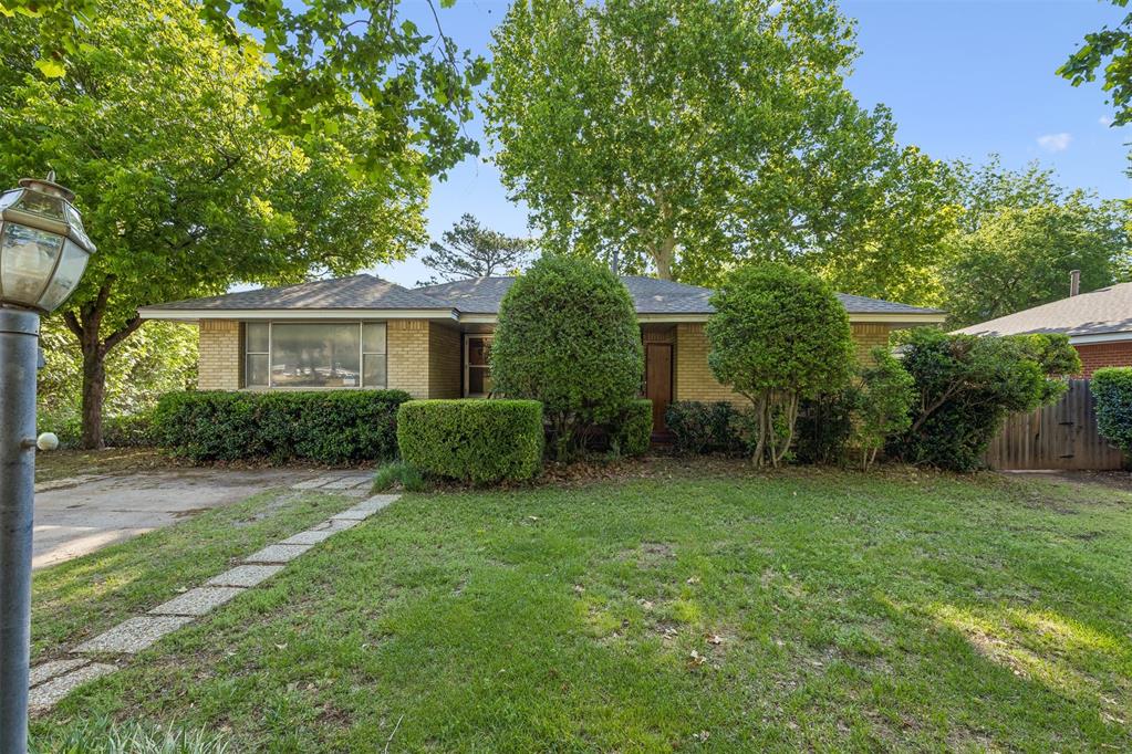 8 Burk Way Property Photo 4