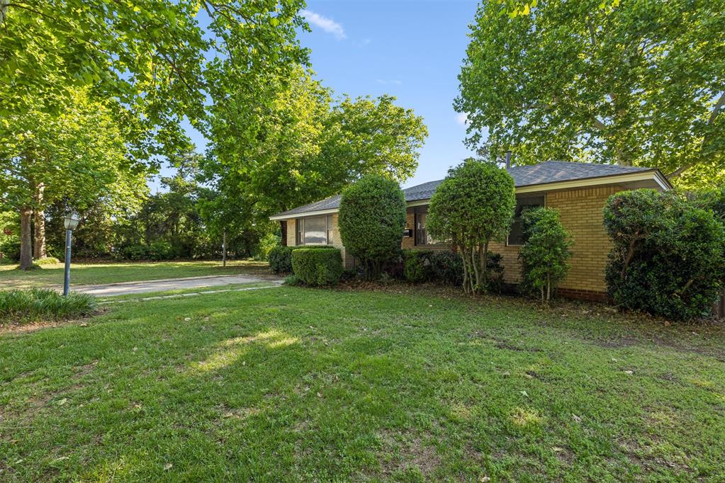 8 Burk Way Property Photo 5