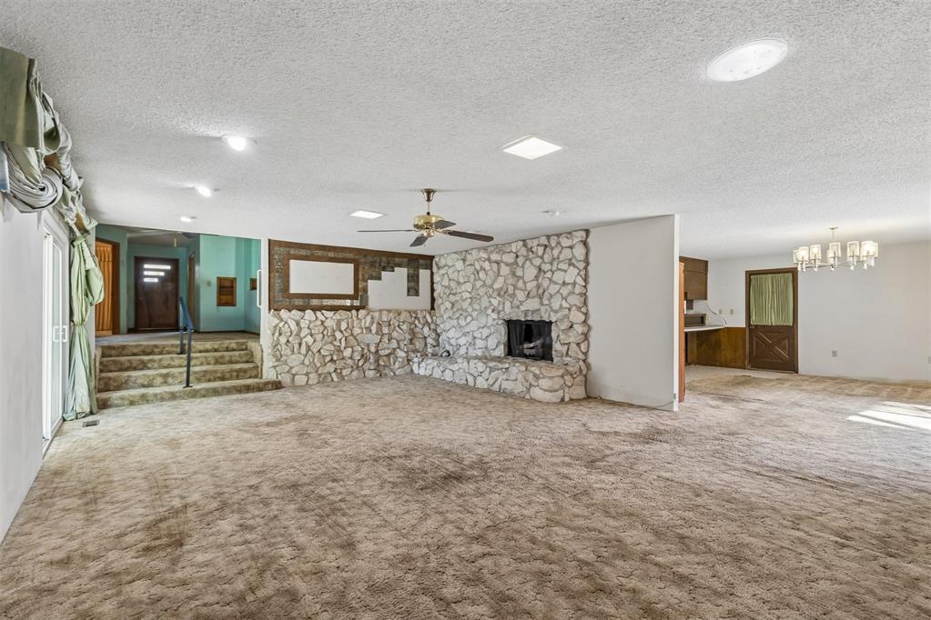 8 Burk Way Property Photo 12