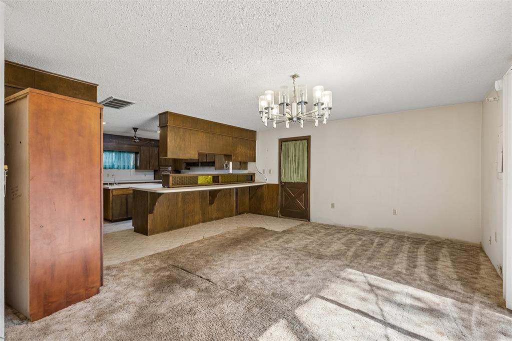 8 Burk Way Property Photo 13