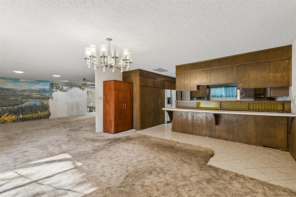 8 Burk Way Property Photo 17