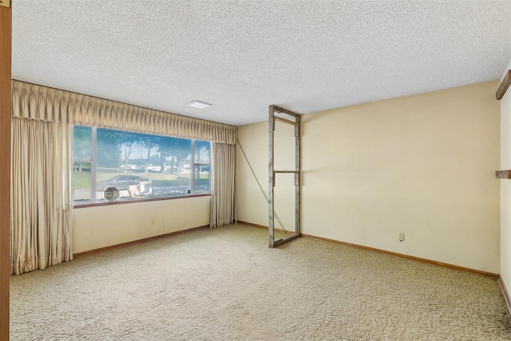 8 Burk Way Property Photo 25