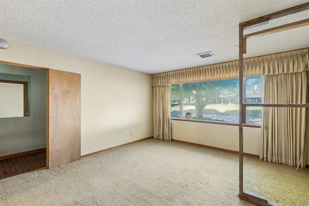 8 Burk Way Property Photo 27