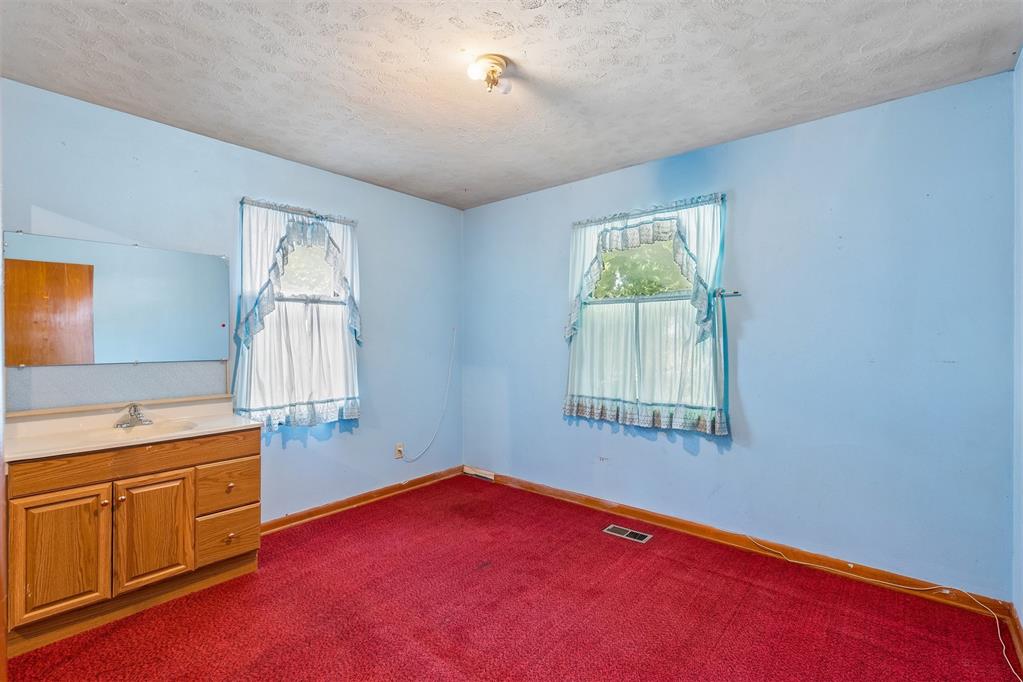 8 Burk Way Property Photo 33