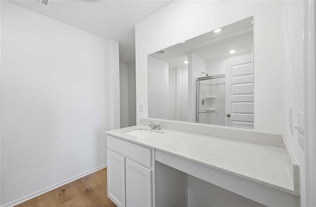 2029 W 30th Place Property Photo 10