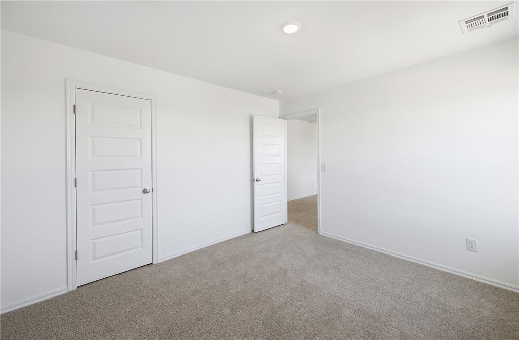 2029 W 30th Place Property Photo 14