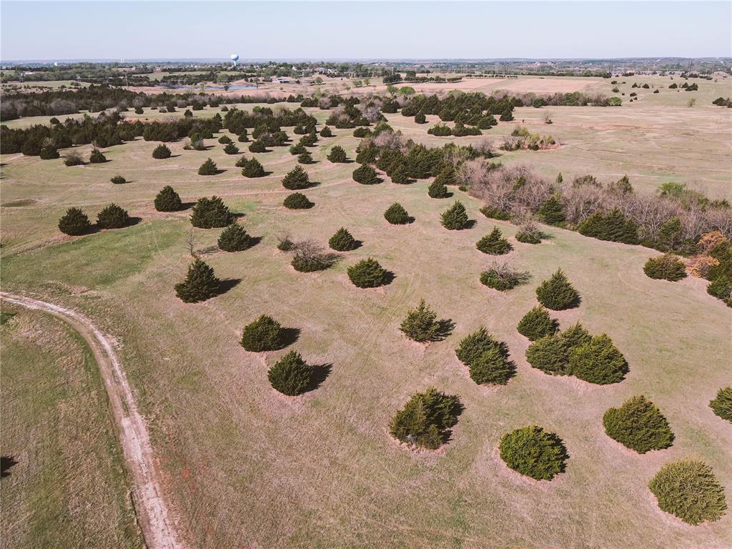 6012 N Jardot Road Property Photo 4