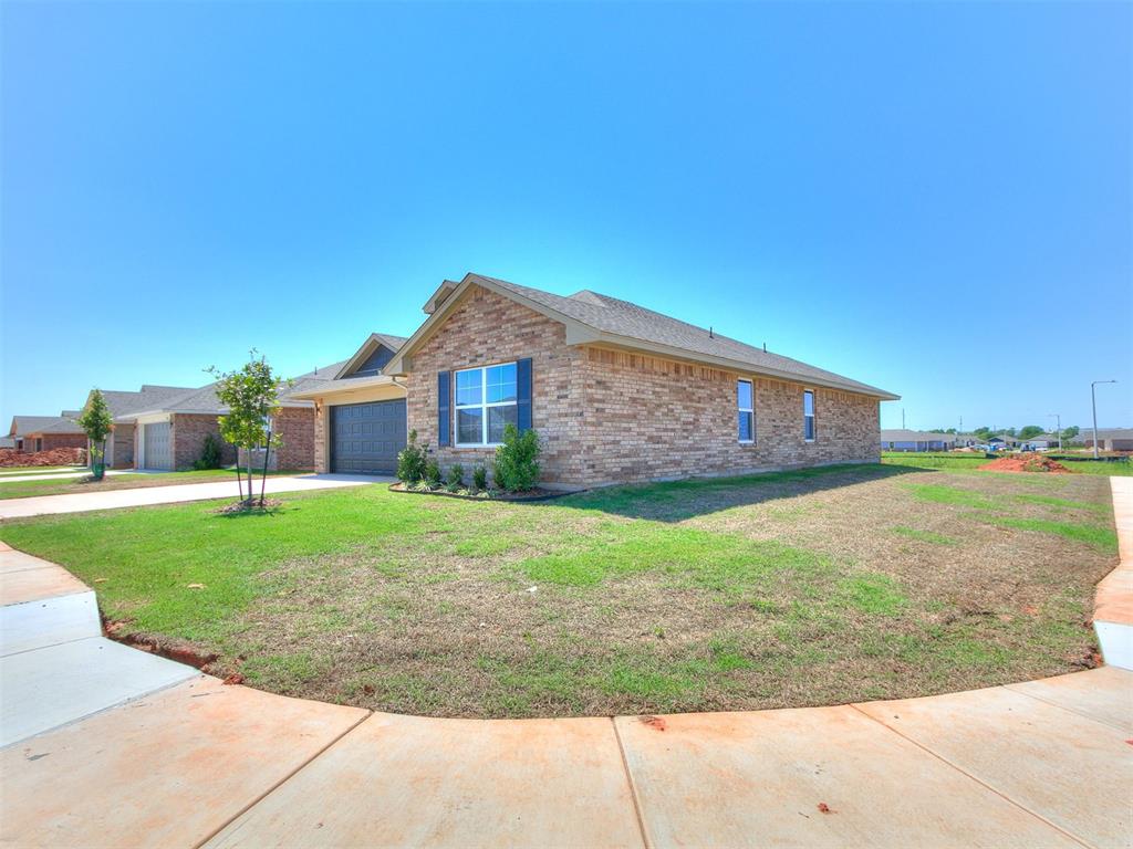 9001 Blackfork Lane Property Photo 2