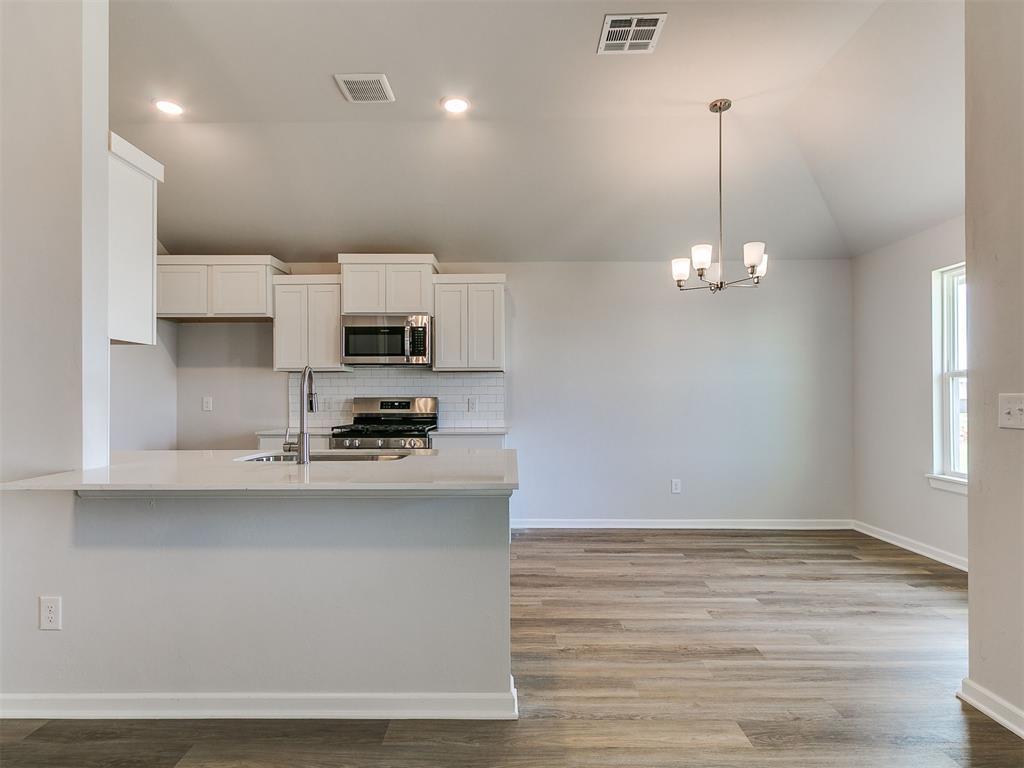 9001 Blackfork Lane Property Photo 8