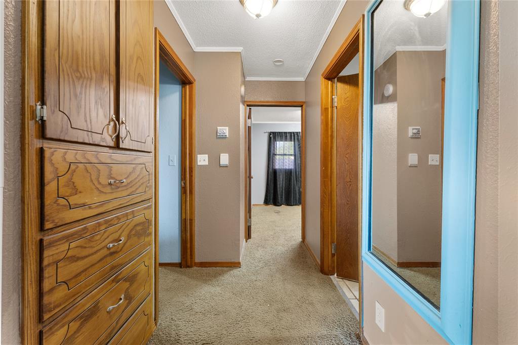 115 E 10th Street Property Photo 17