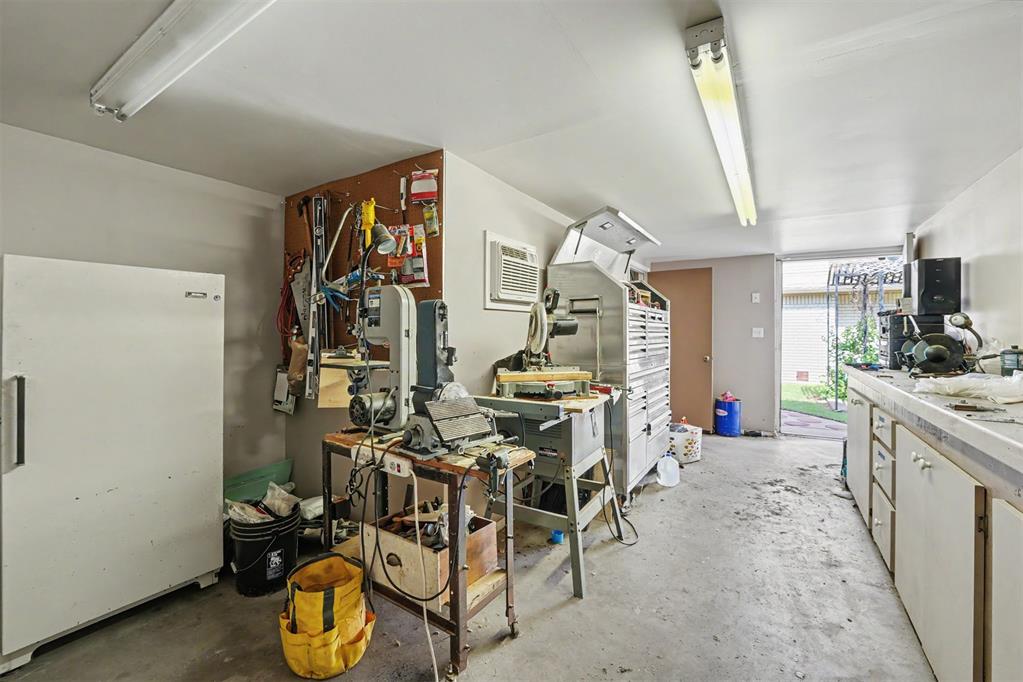 611 N Lincoln Avenue Property Photo 45