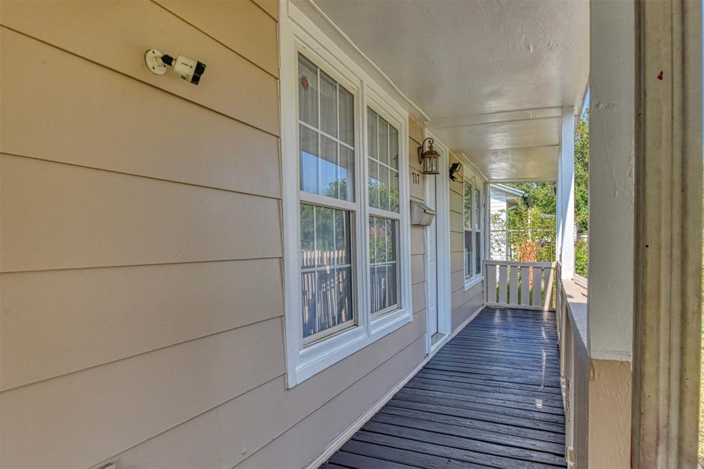 717 E Johnson Street Property Photo 6