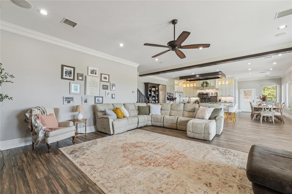 10150 E Post Oak Road Property Photo 11