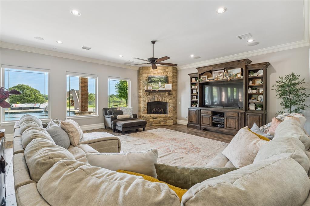 10150 E Post Oak Road Property Photo 12