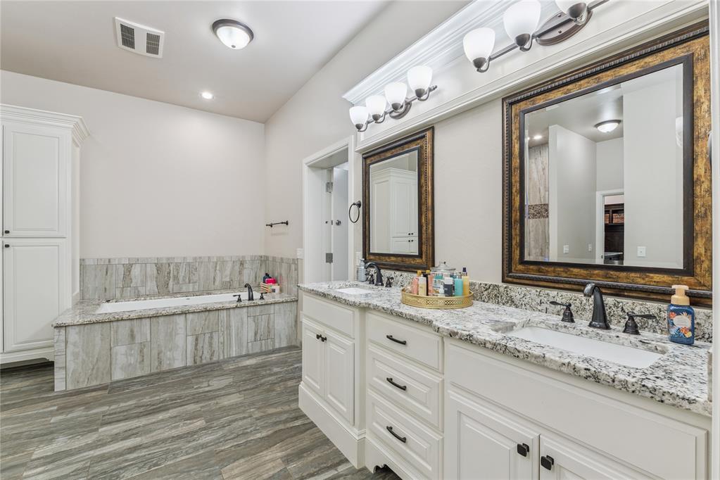 10150 E Post Oak Road Property Photo 23