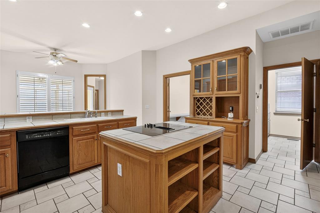 1005 Bentbrook Place Property Photo 9