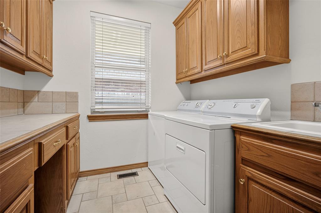 1005 Bentbrook Place Property Photo 33