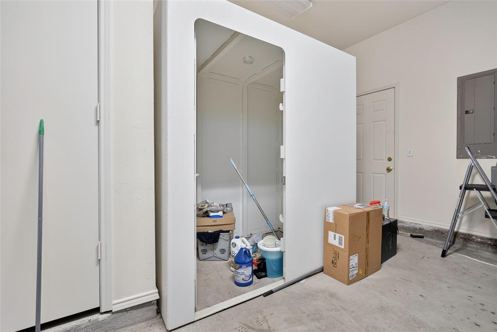 1005 Bentbrook Place Property Photo 40