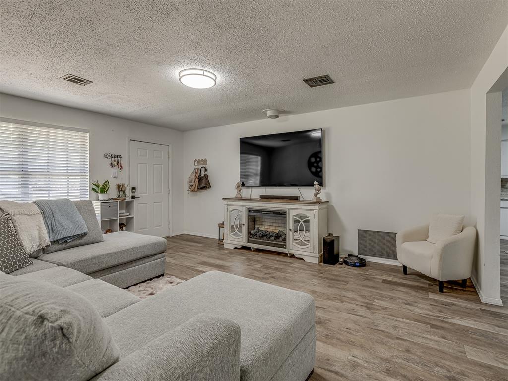 20239 Bern Lane Property Photo 9