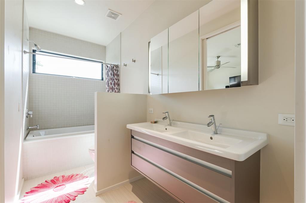 1131 Nw 56th Street B Property Photo 45