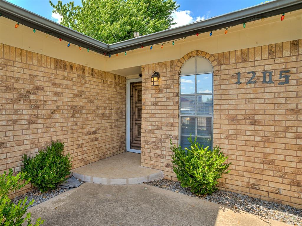 1205 Sw 81st Street Property Photo 5