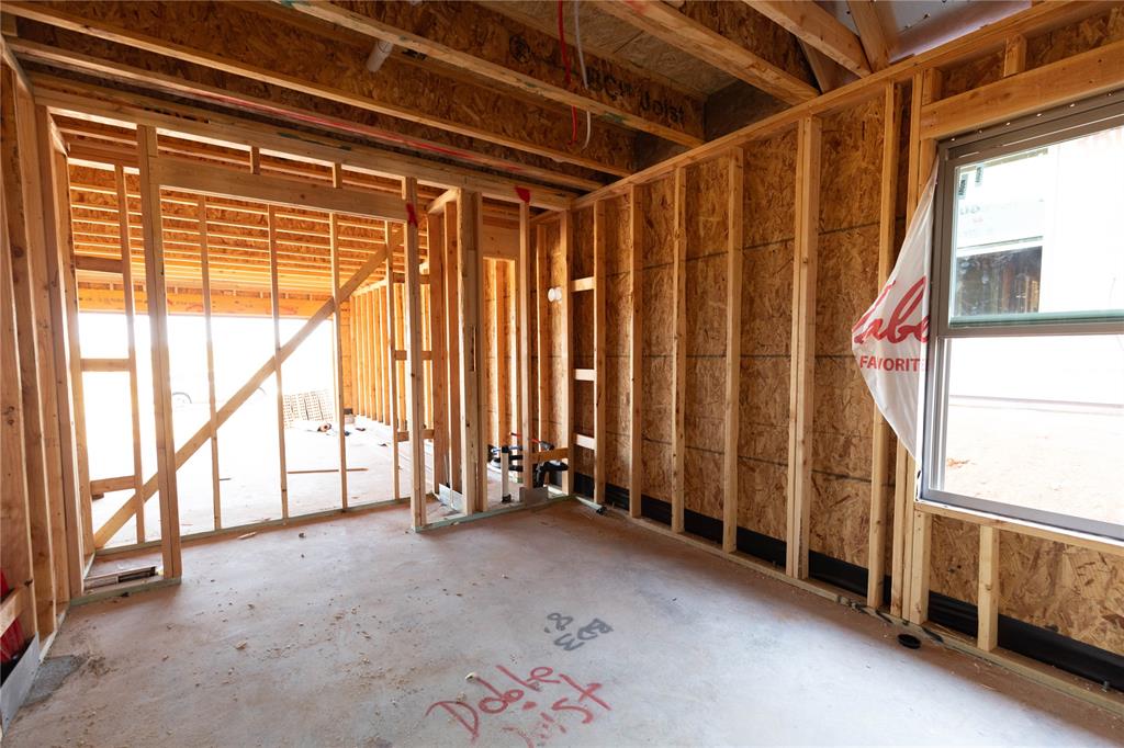 8316 Nw 155th Street Property Photo 4