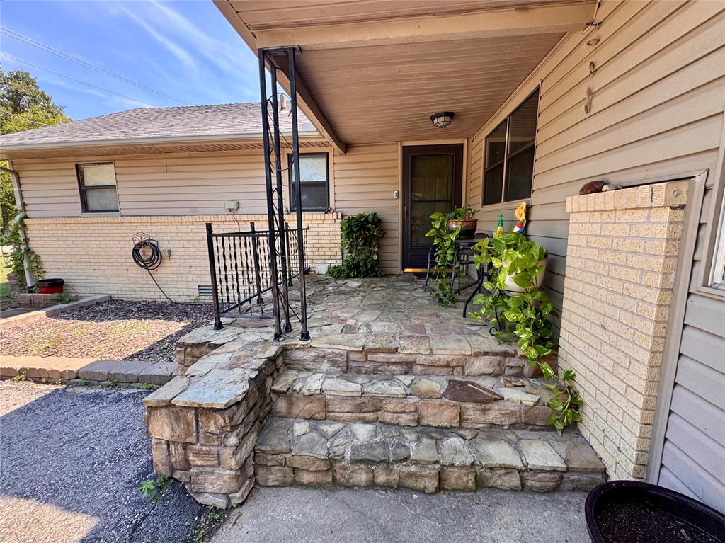 1227 Van Drive Property Photo 1