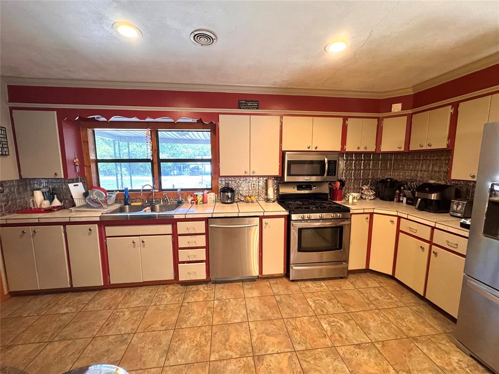 1227 Van Drive Property Photo 10