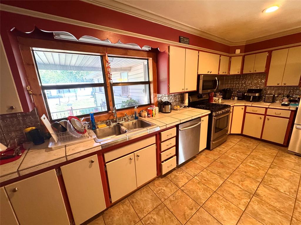 1227 Van Drive Property Photo 11