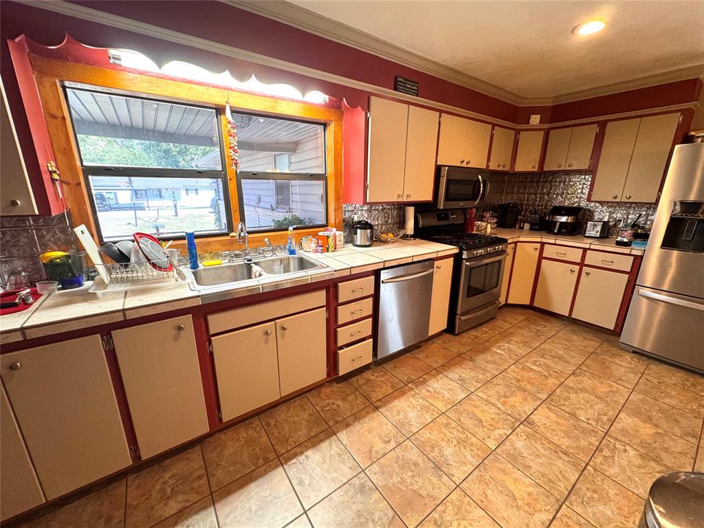 1227 Van Drive Property Photo 12