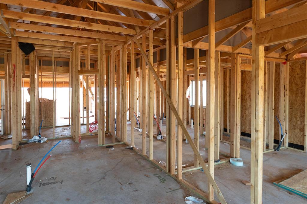 8312 Nw 155th Street Property Photo 2