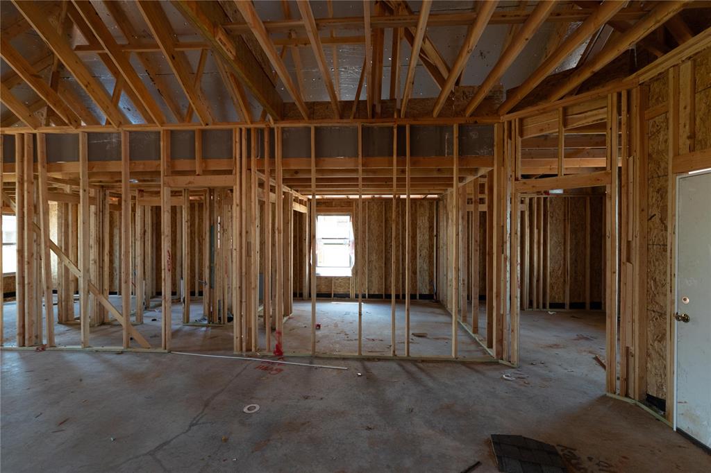8312 Nw 155th Street Property Photo 3