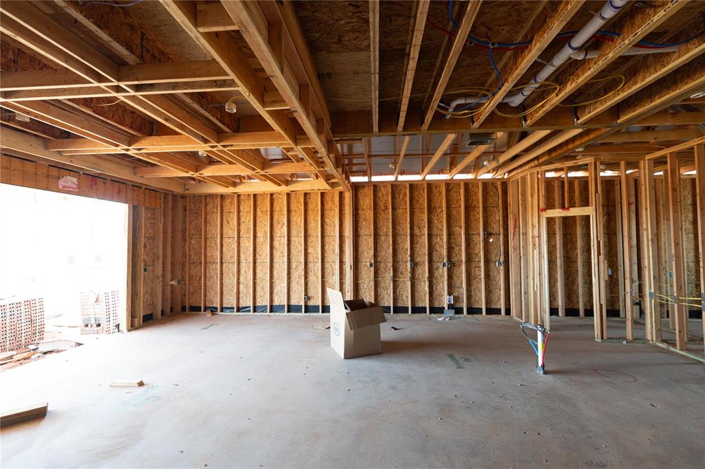 8308 Nw 155th Street Property Photo 3