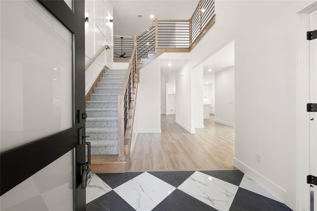 4528 Maple Ridge Drive Property Photo 4